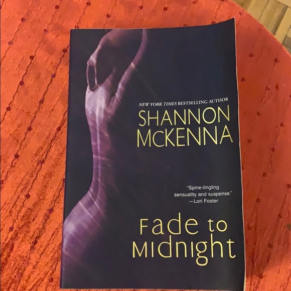 Fade to Midnight - Shannon McKenna - Picture 1 of 2